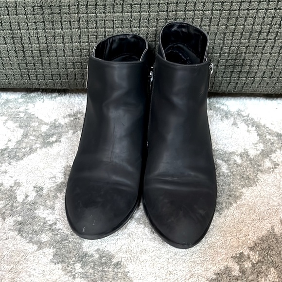 Women’s Black Faux Leather Unionbay Ankle Boots - Picture 2 of 4